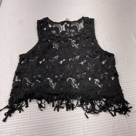 Forever 21 Black Lace Floral Crop Top - Picture 5 of 6